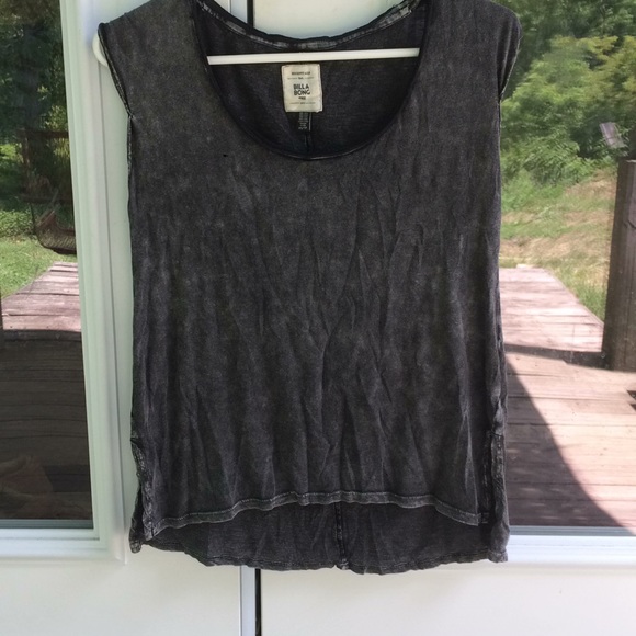 Billabong Tops - Black billabong uneven T-shirt